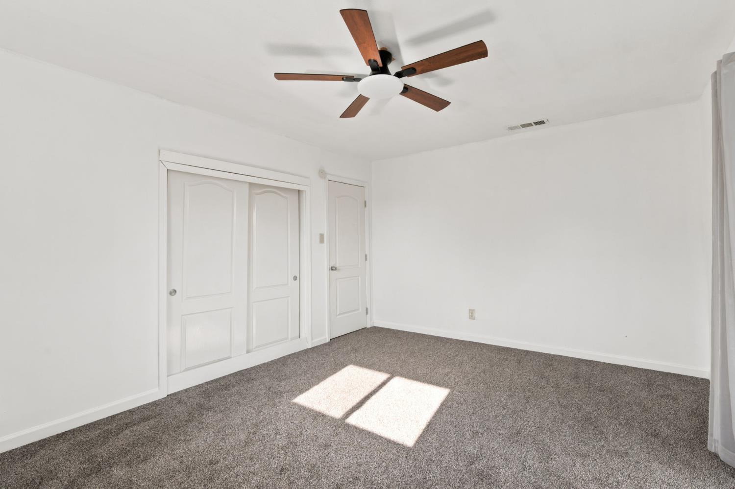 4728 E Clinton Ave, Fresno, CA 93703