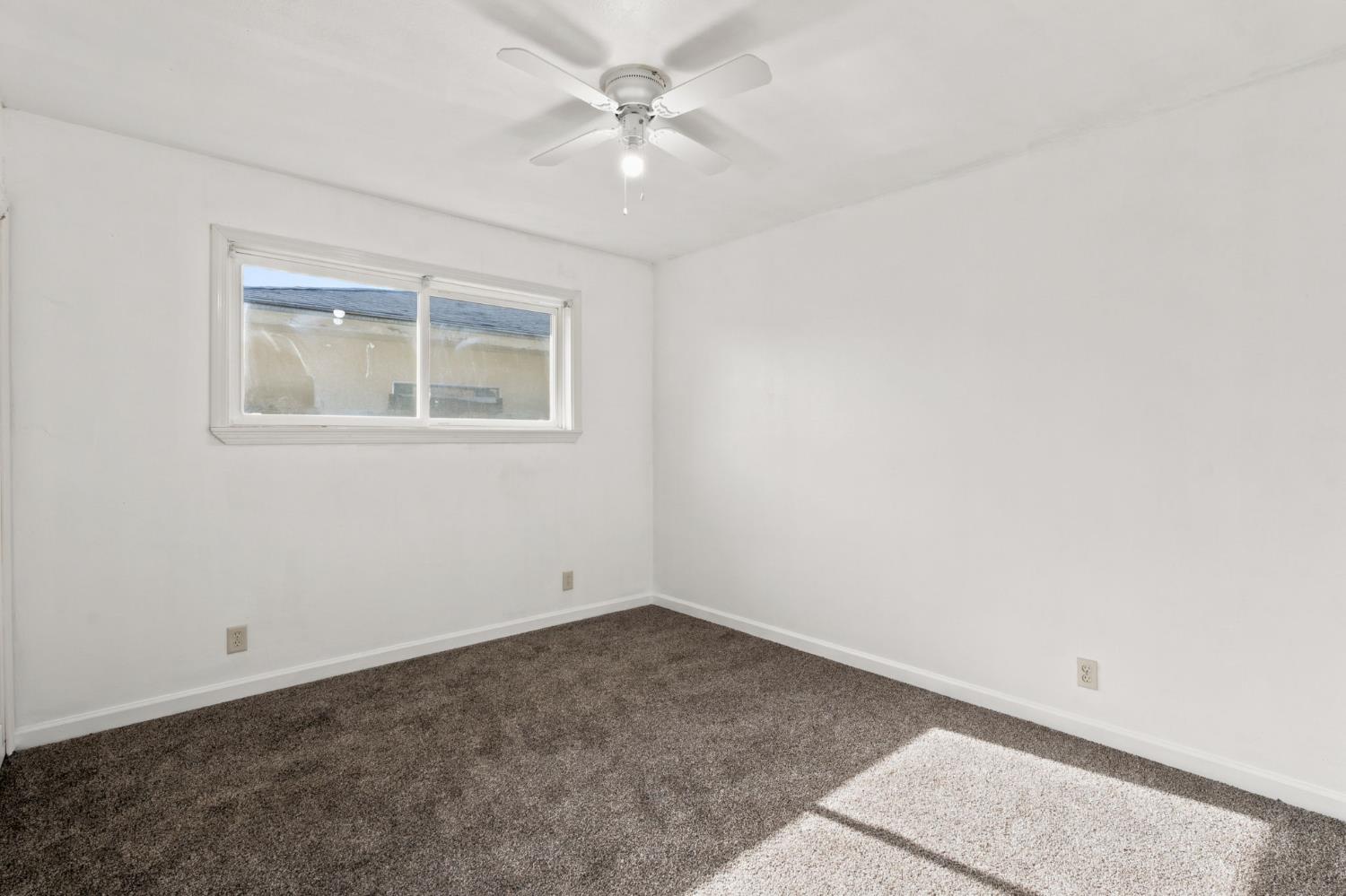 4728 E Clinton Ave, Fresno, CA 93703