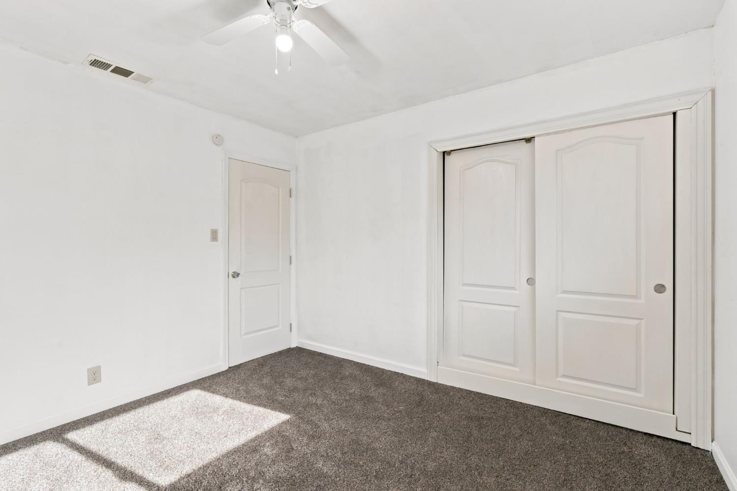 4728 E Clinton Ave, Fresno, CA 93703