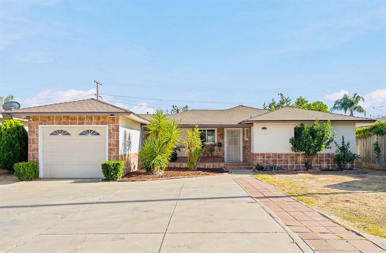 4728 E Clinton Ave, Fresno, CA 93703