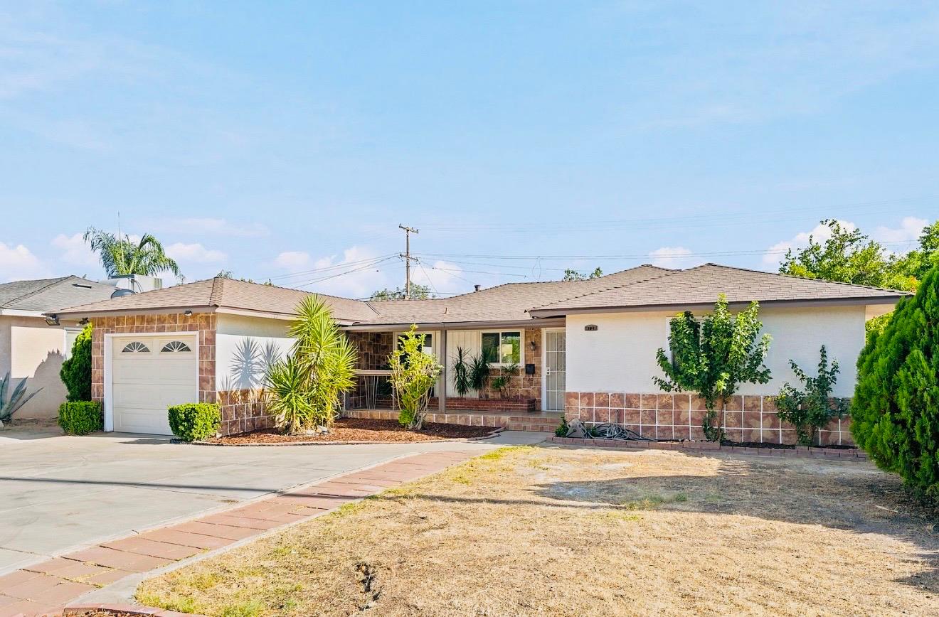 4728 E Clinton Ave, Fresno, CA 93703