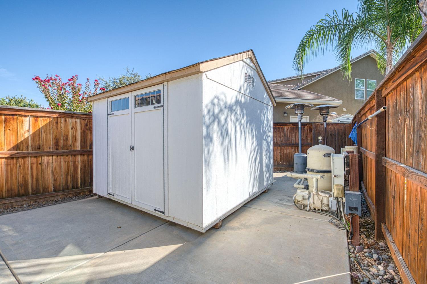 1825 N Paddington Ln, Clovis, CA 93619