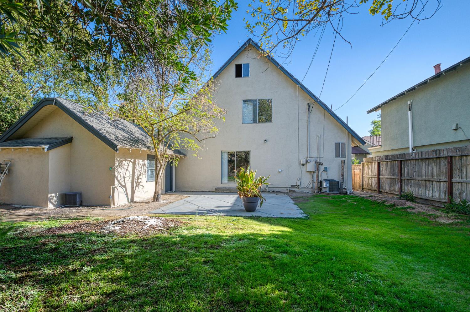 823 E University Ave, Fresno, CA 93704