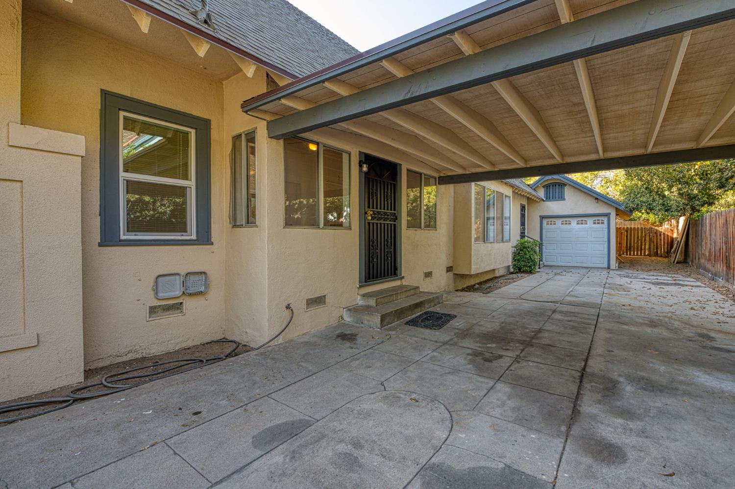 823 E University Ave, Fresno, CA 93704