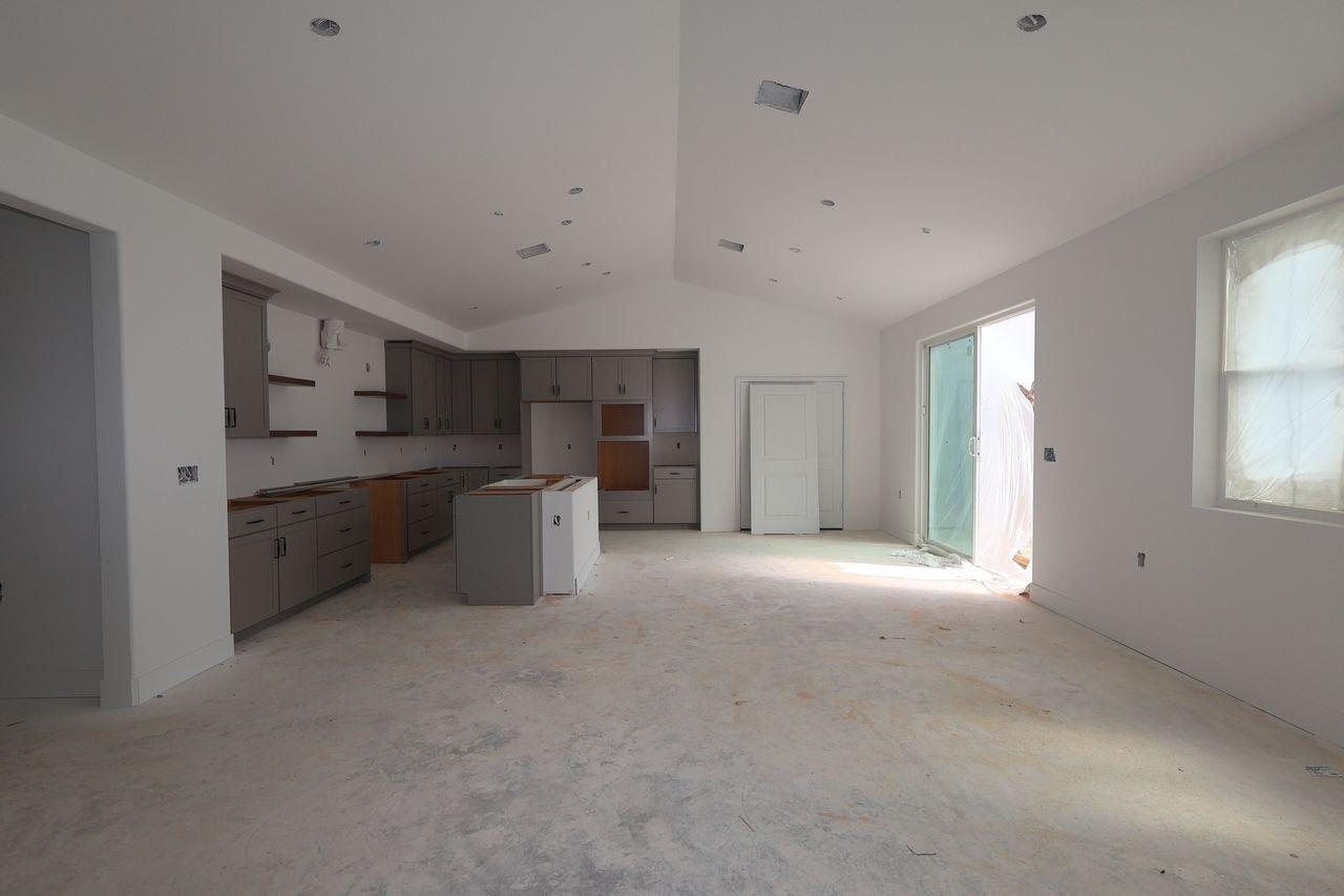 8165 Cottonwood Dr, Friant, CA 93626