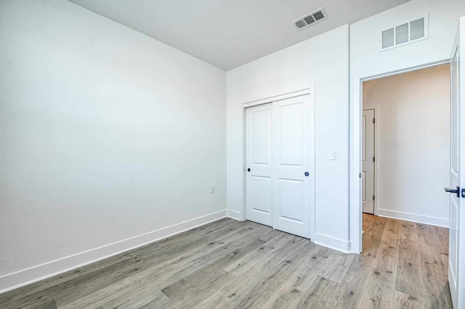 8165 Cottonwood Dr, Friant, CA 93626