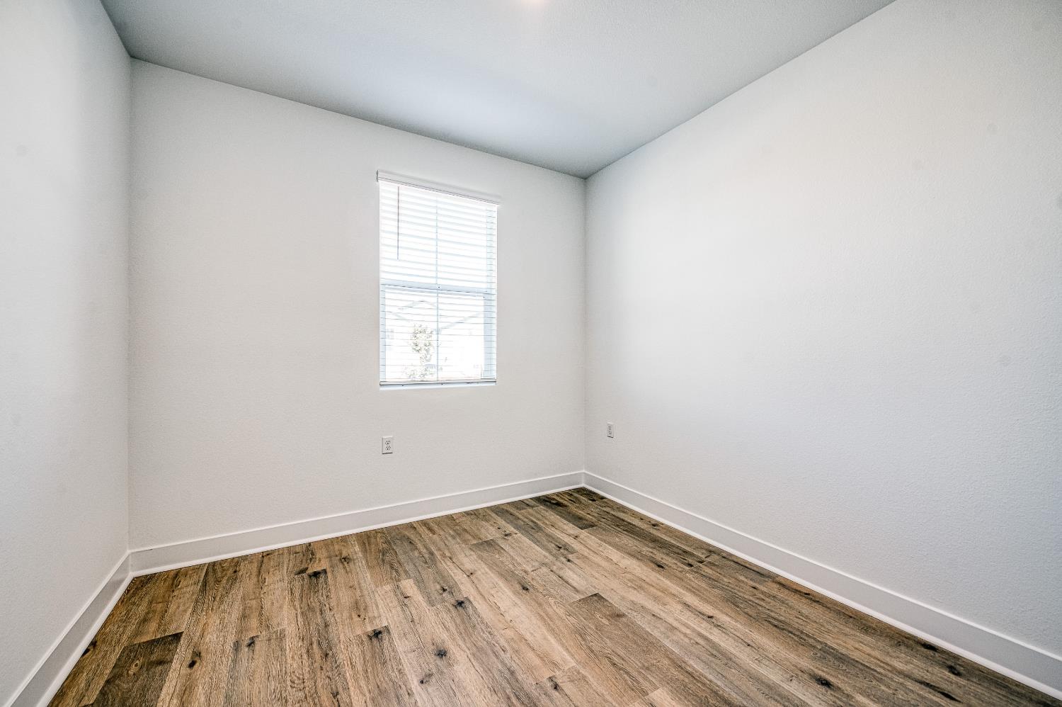 8165 Cottonwood Dr, Friant, CA 93626