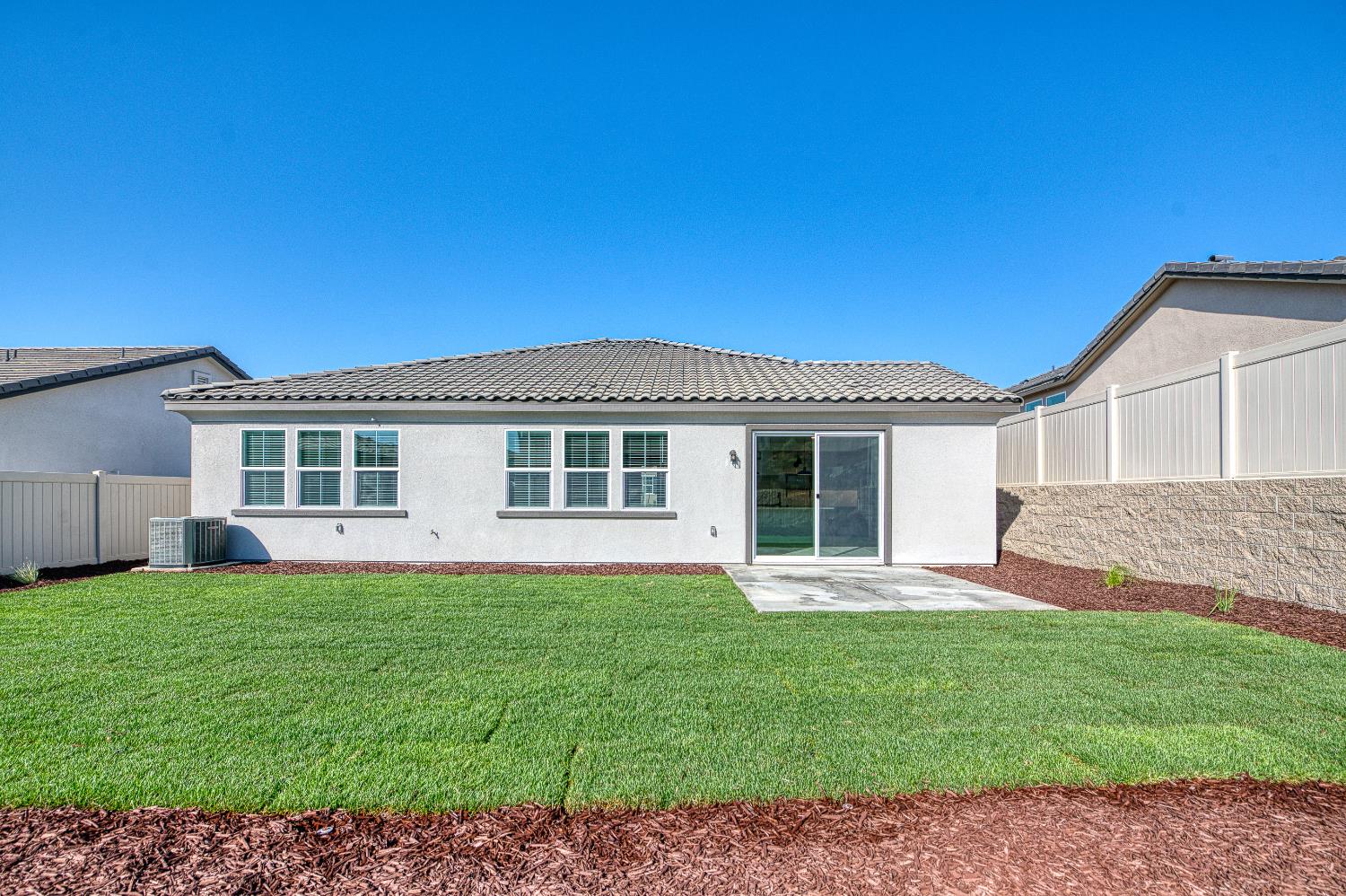 8165 Cottonwood Dr, Friant, CA 93626