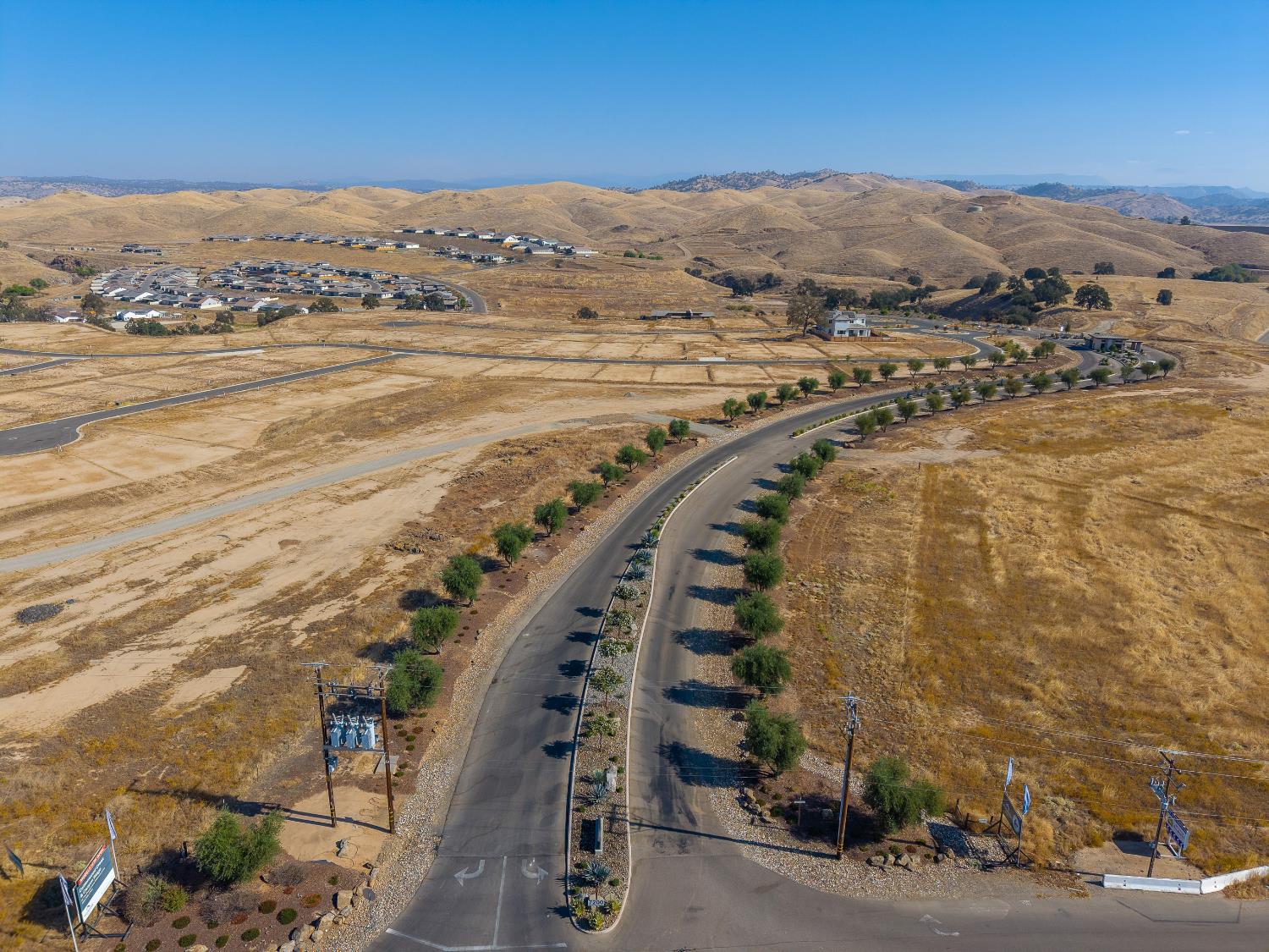 8165 Cottonwood Dr, Friant, CA 93626