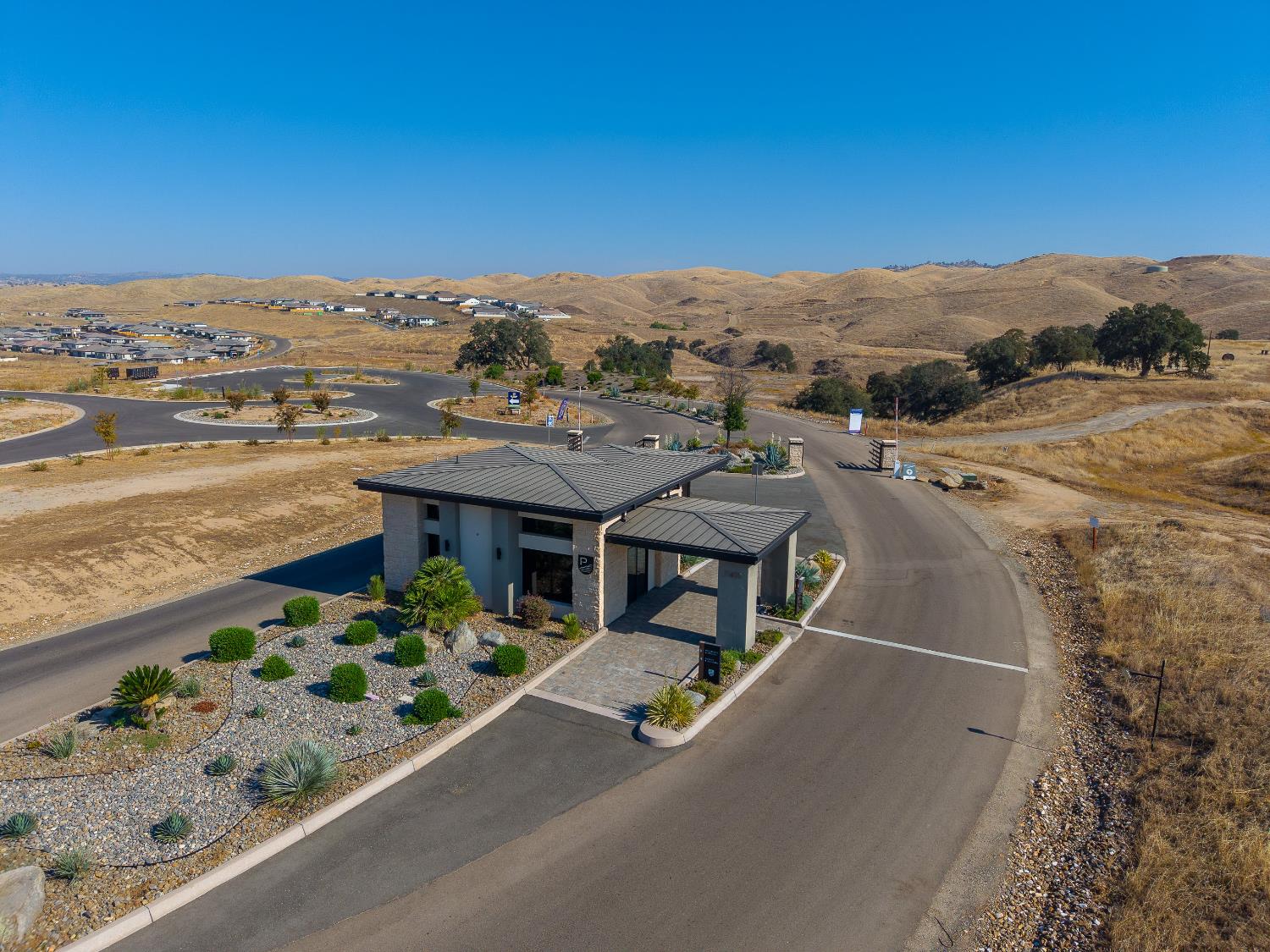 8165 Cottonwood Dr, Friant, CA 93626