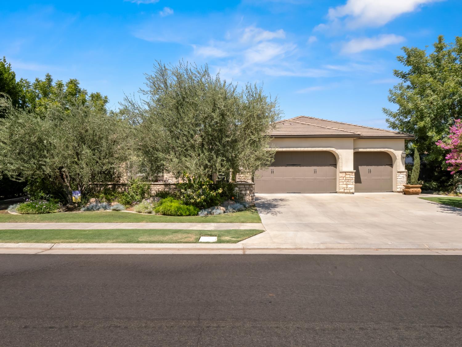 7138 W Browning Ave, Fresno, CA 93723