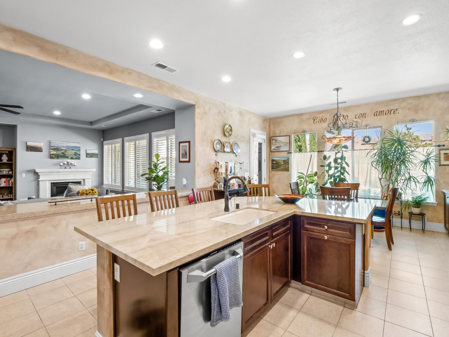 7138 W Browning Ave, Fresno, CA 93723