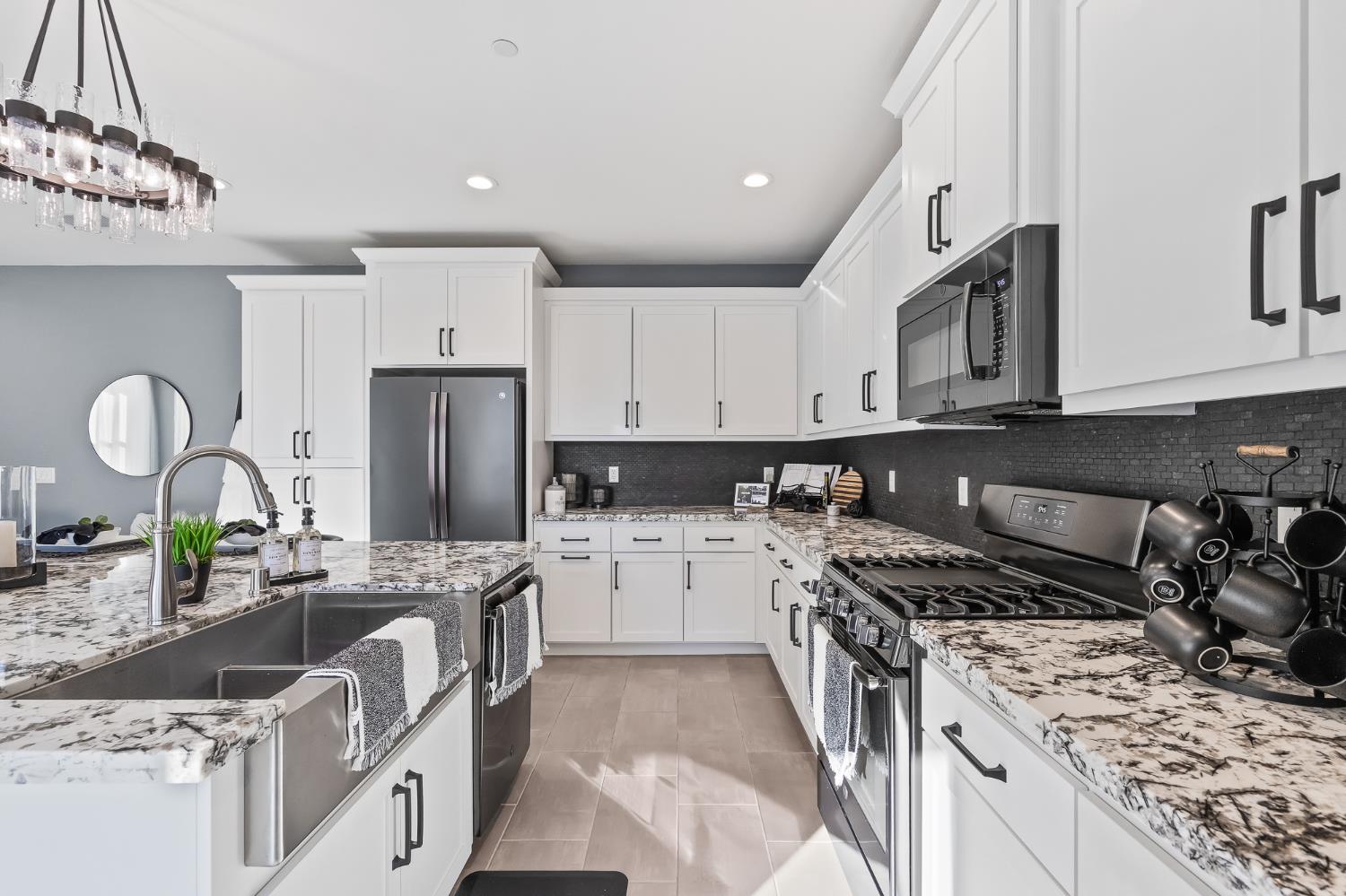 4368 Horizon Dr, Madera, CA 93636