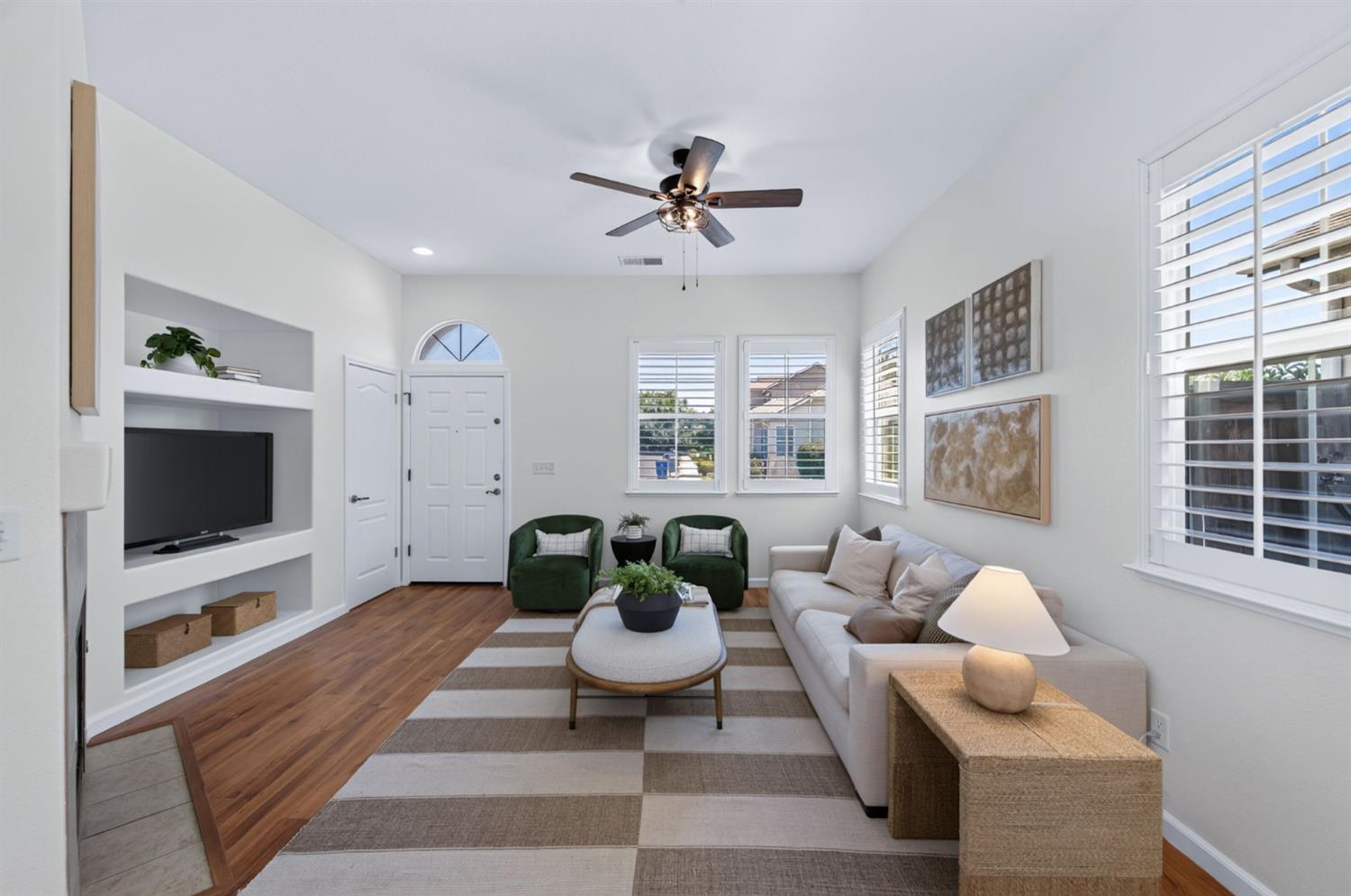 1968 N Tuscany Ln, Clovis, CA 93619