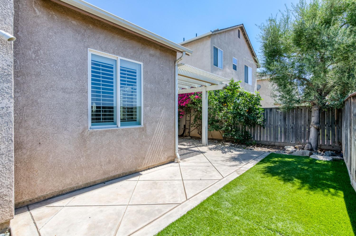 1968 N Tuscany Ln, Clovis, CA 93619