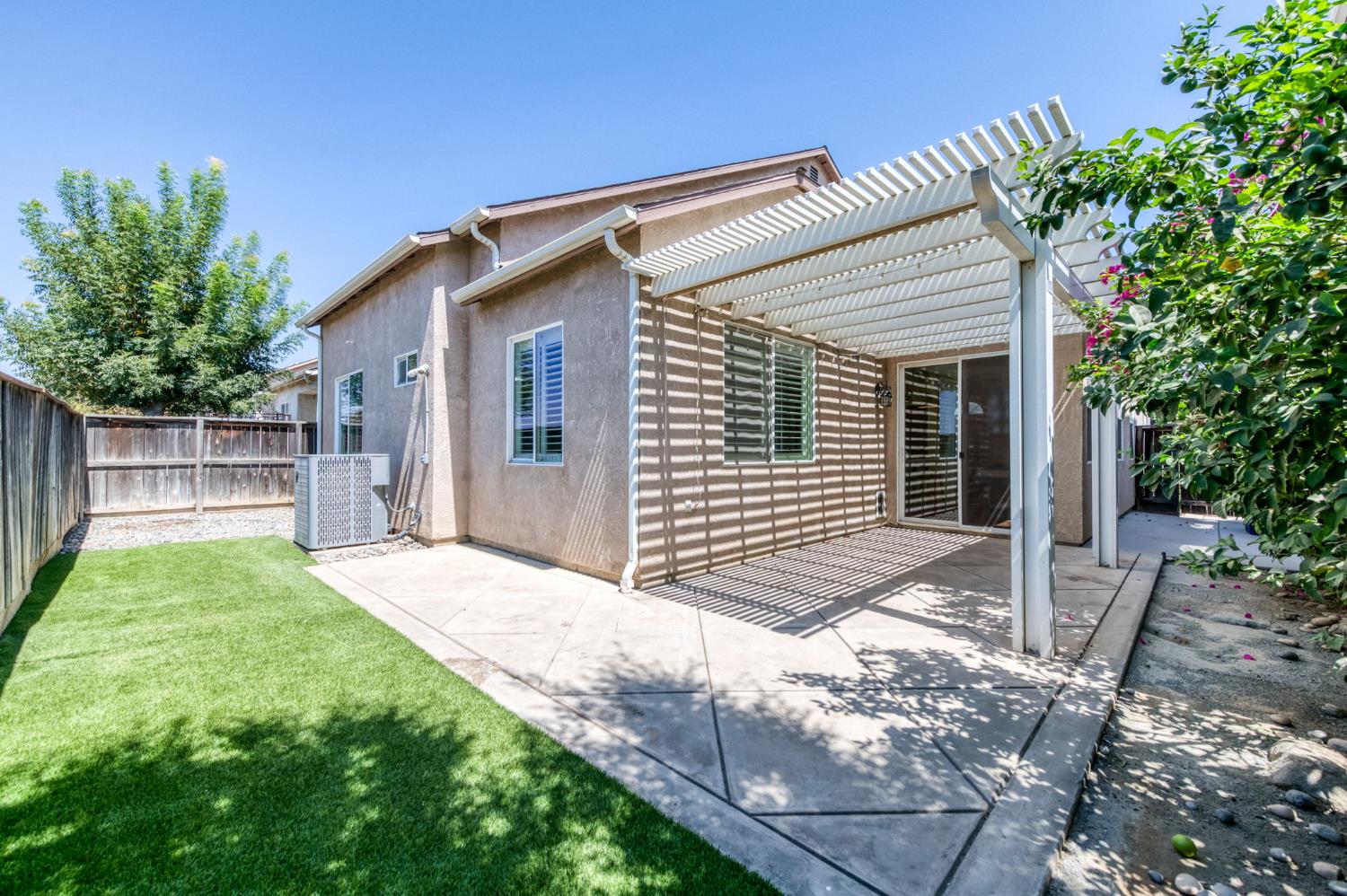 1968 N Tuscany Ln, Clovis, CA 93619