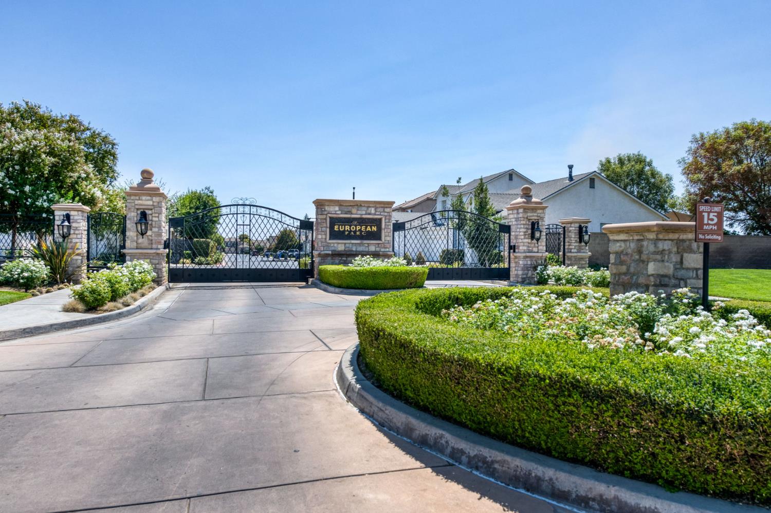 1968 N Tuscany Ln, Clovis, CA 93619
