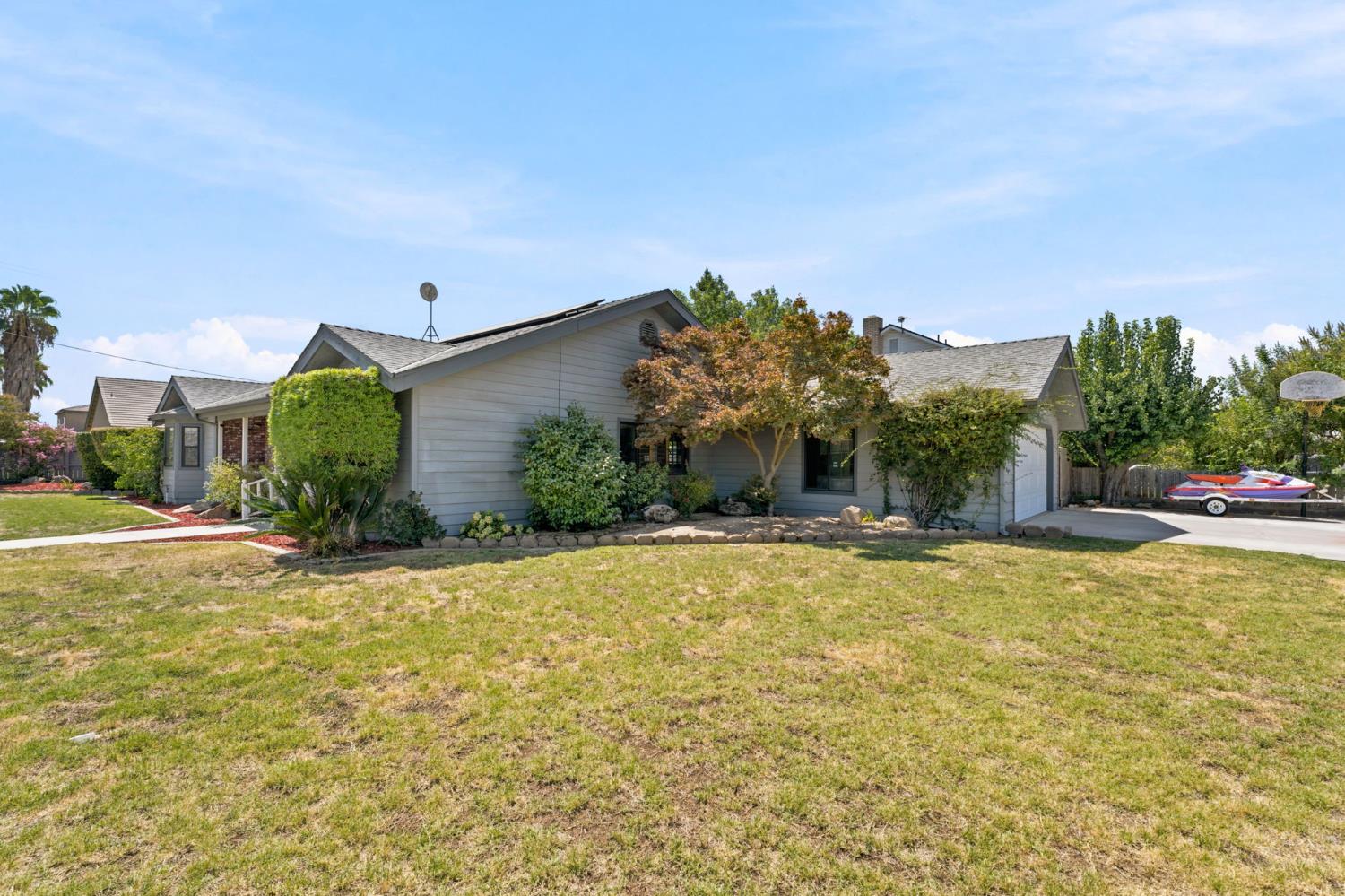 13625 S Kincaid Ave, Caruthers, CA 93609