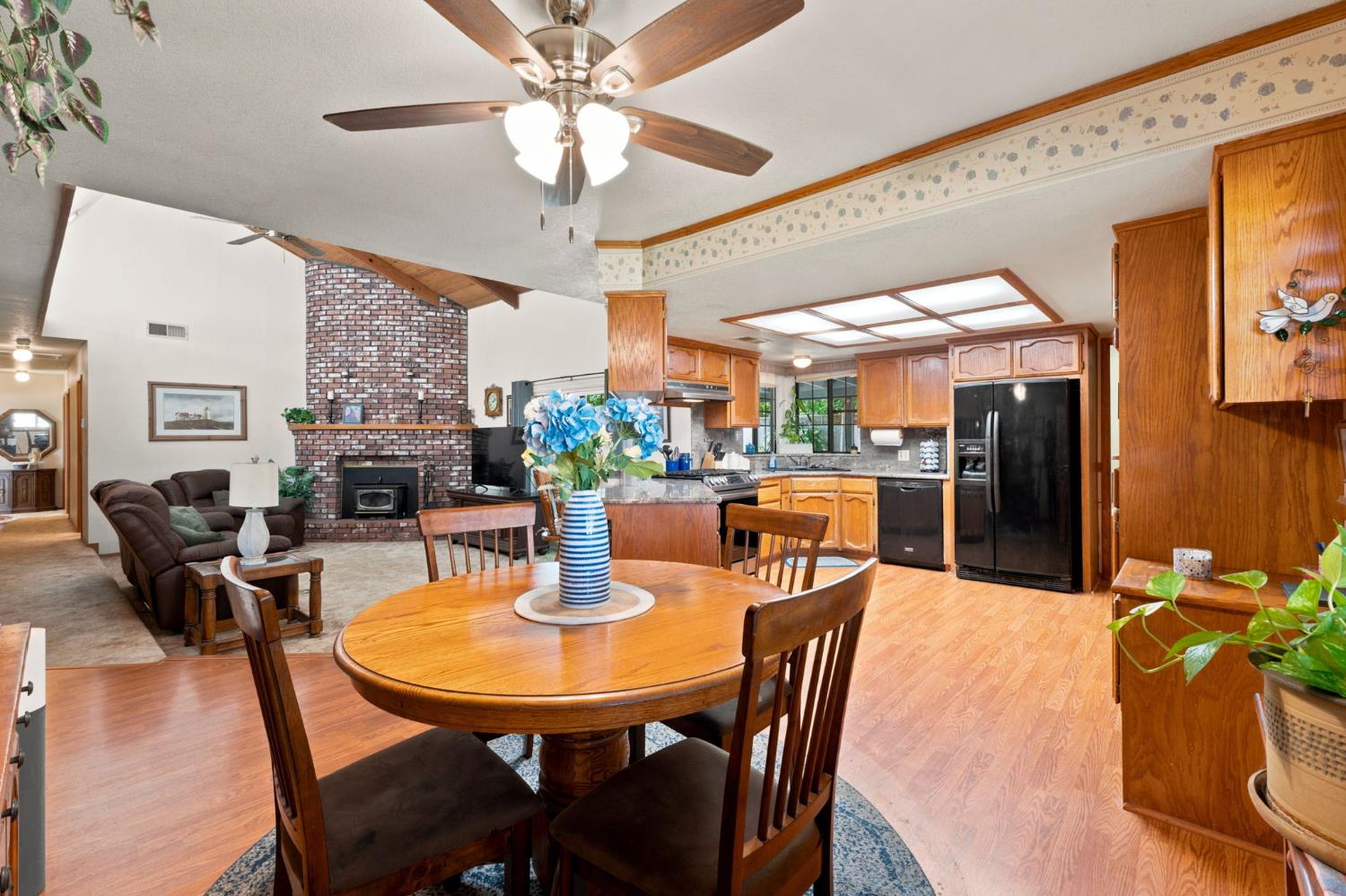 13625 S Kincaid Ave, Caruthers, CA 93609