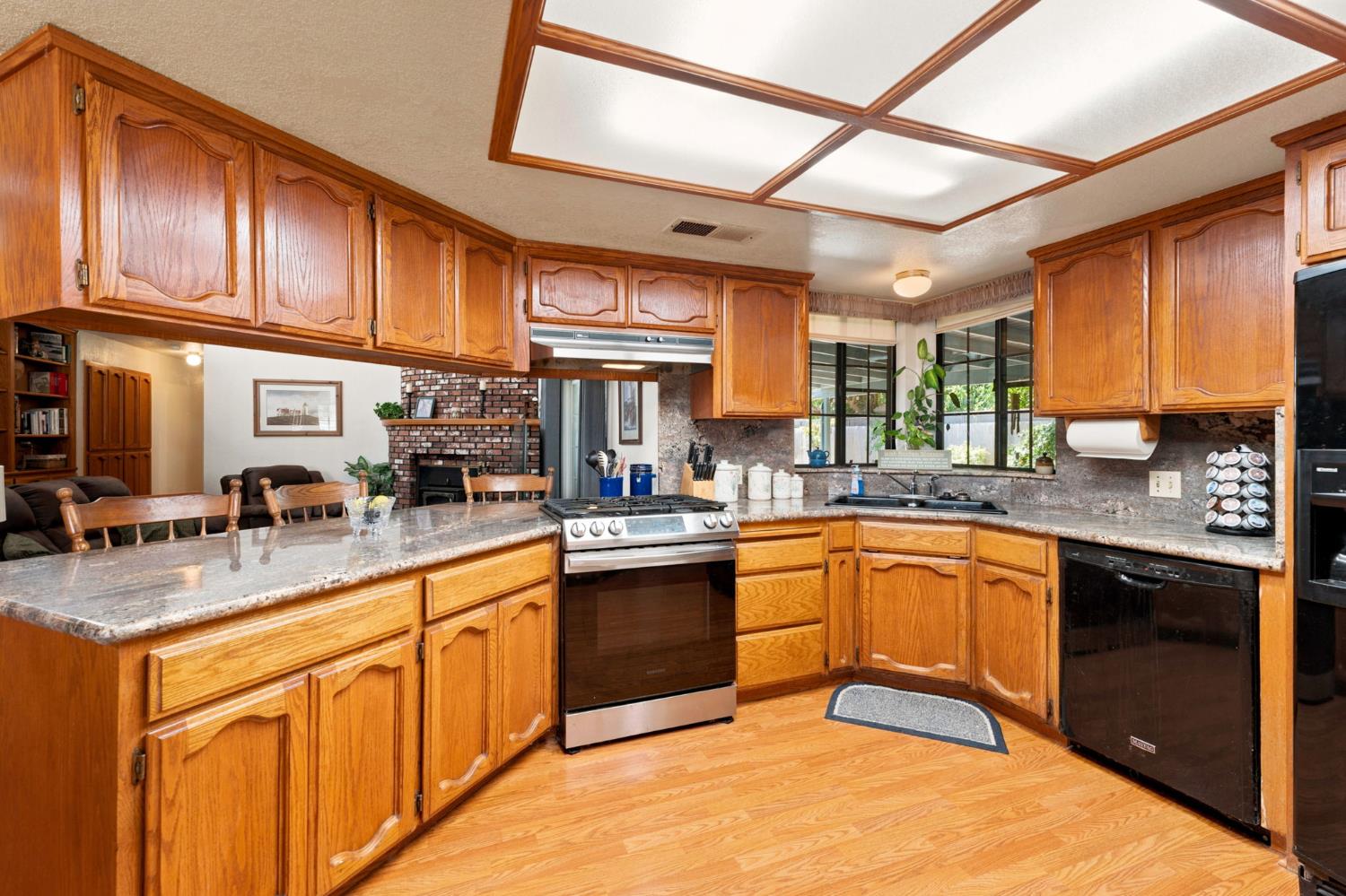 13625 S Kincaid Ave, Caruthers, CA 93609