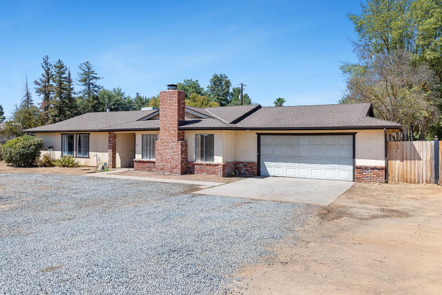 11914 Charlton Rd, Madera, CA 93636