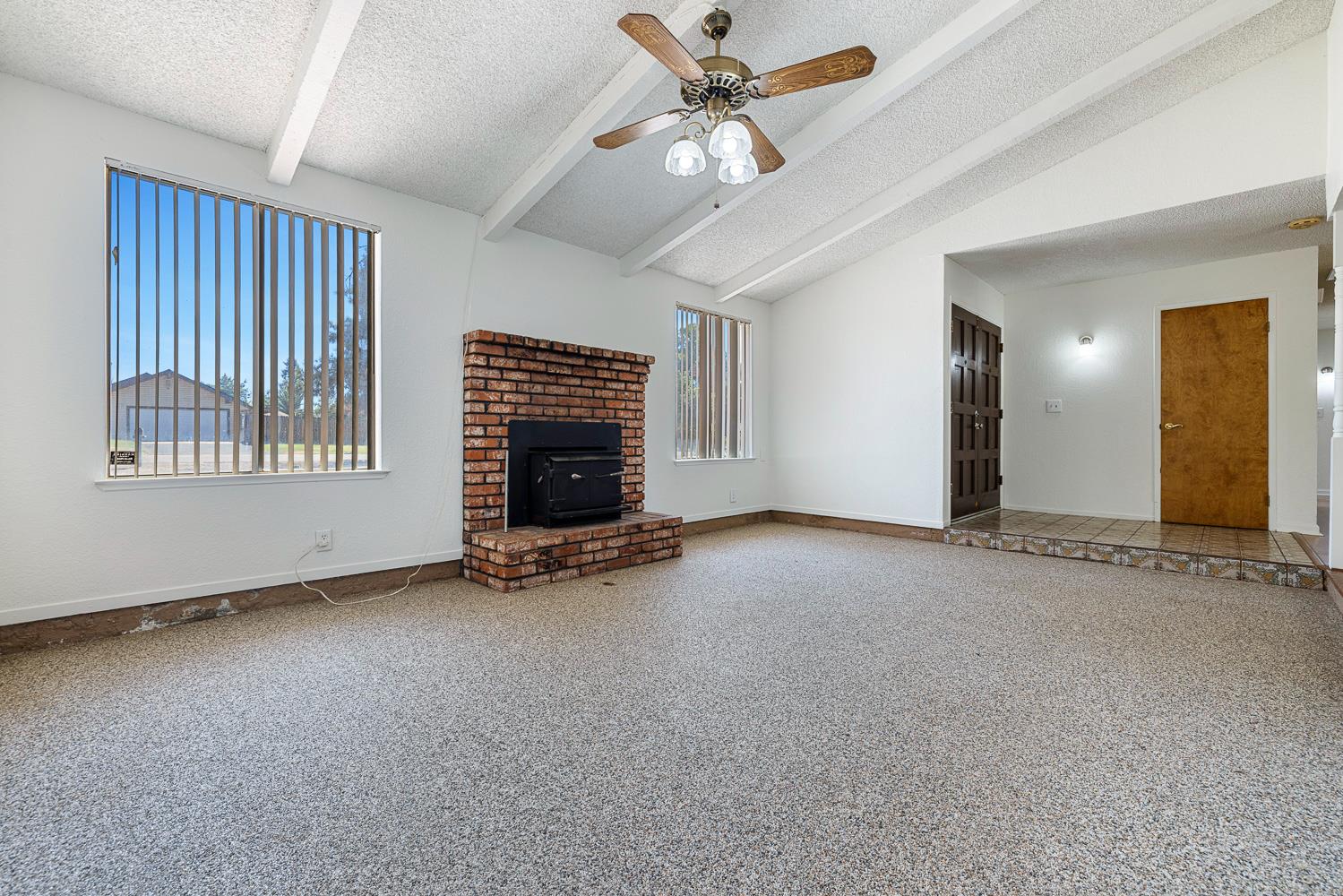 11914 Charlton Rd, Madera, CA 93636