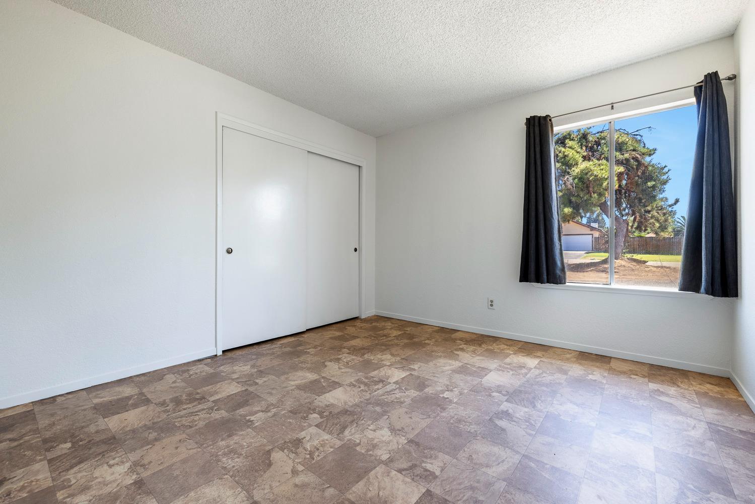 11914 Charlton Rd, Madera, CA 93636