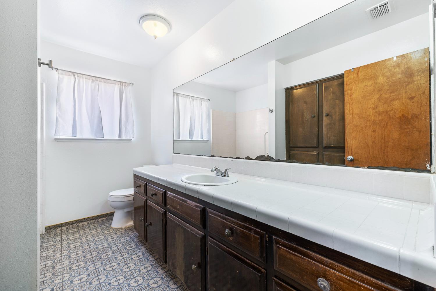 11914 Charlton Rd, Madera, CA 93636