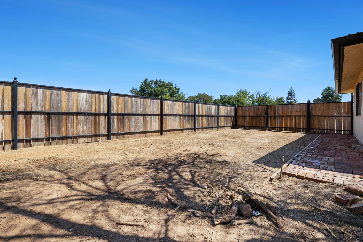 11914 Charlton Rd, Madera, CA 93636
