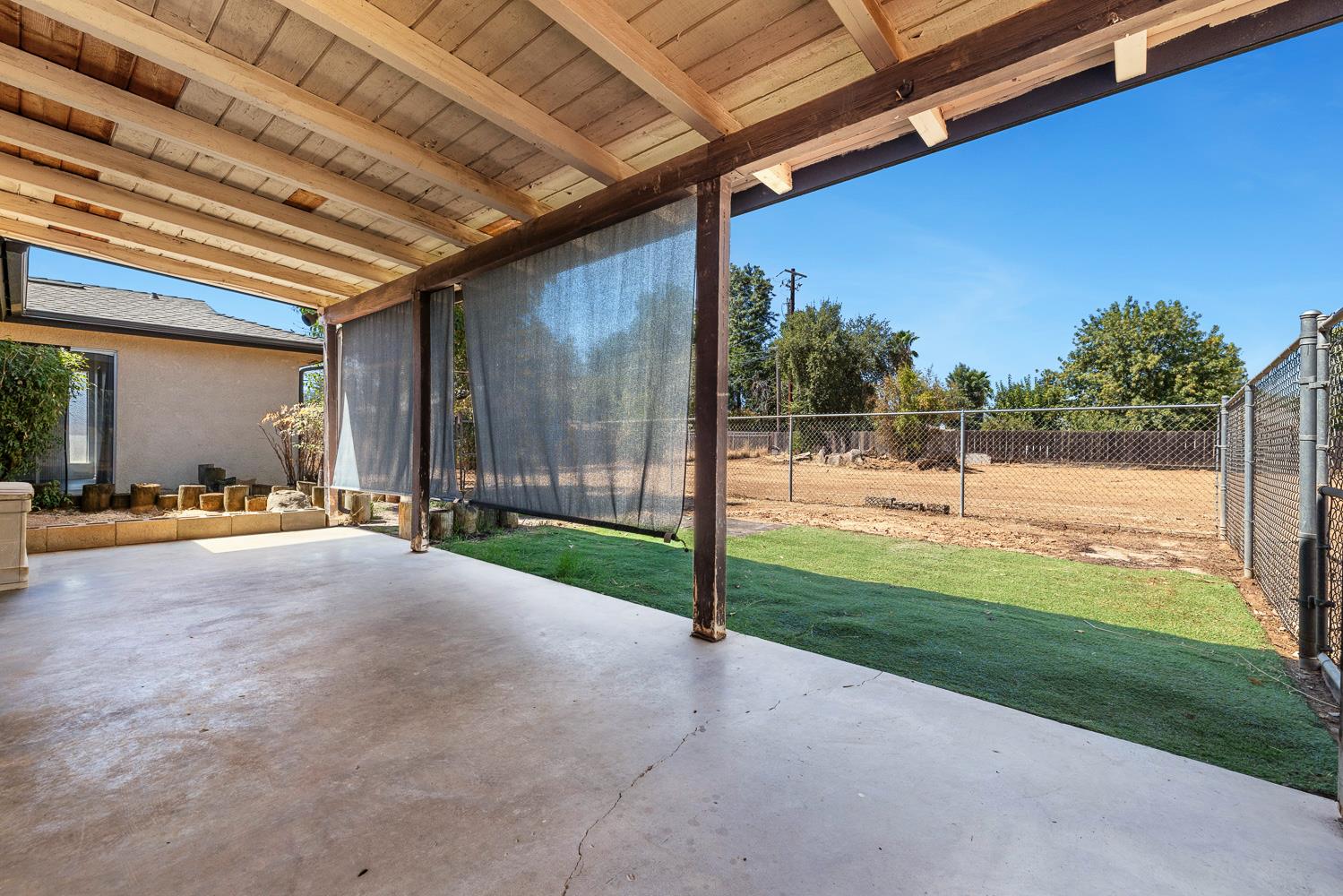 11914 Charlton Rd, Madera, CA 93636