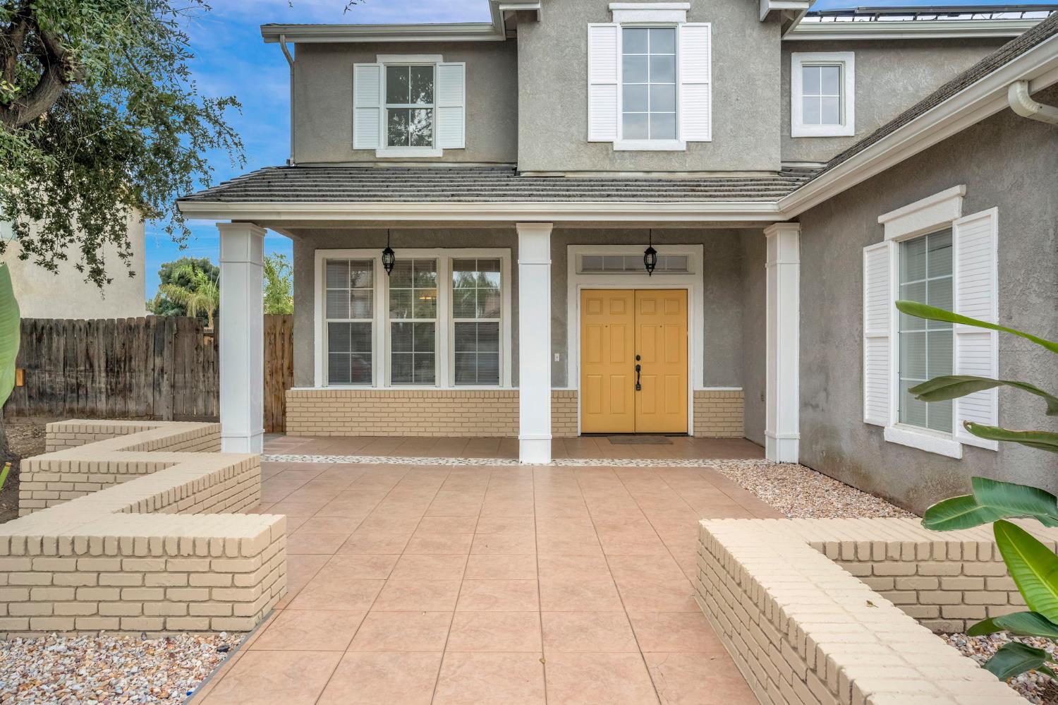 791 W Pebble Dr, Hanford, CA 93230