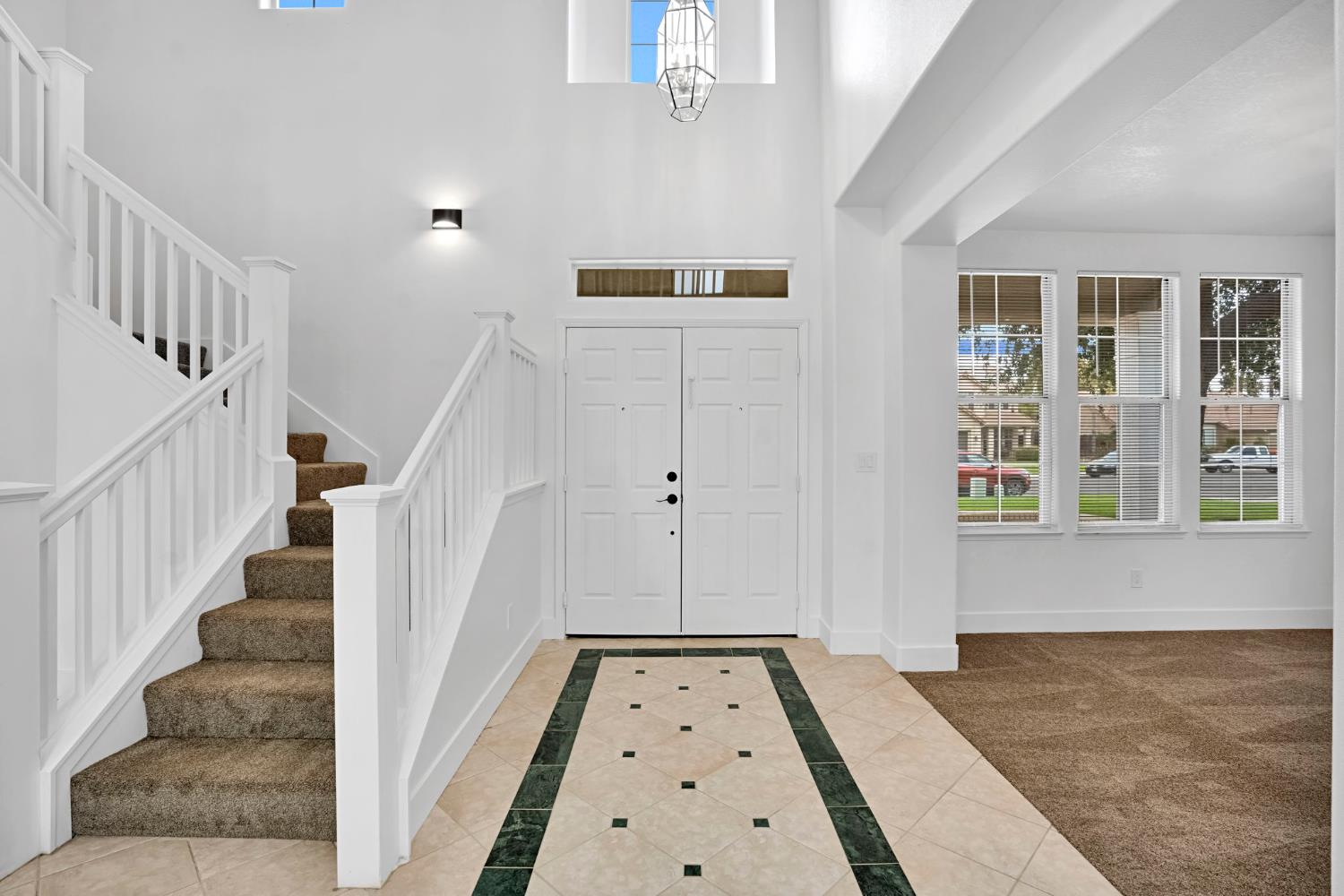 791 W Pebble Dr, Hanford, CA 93230