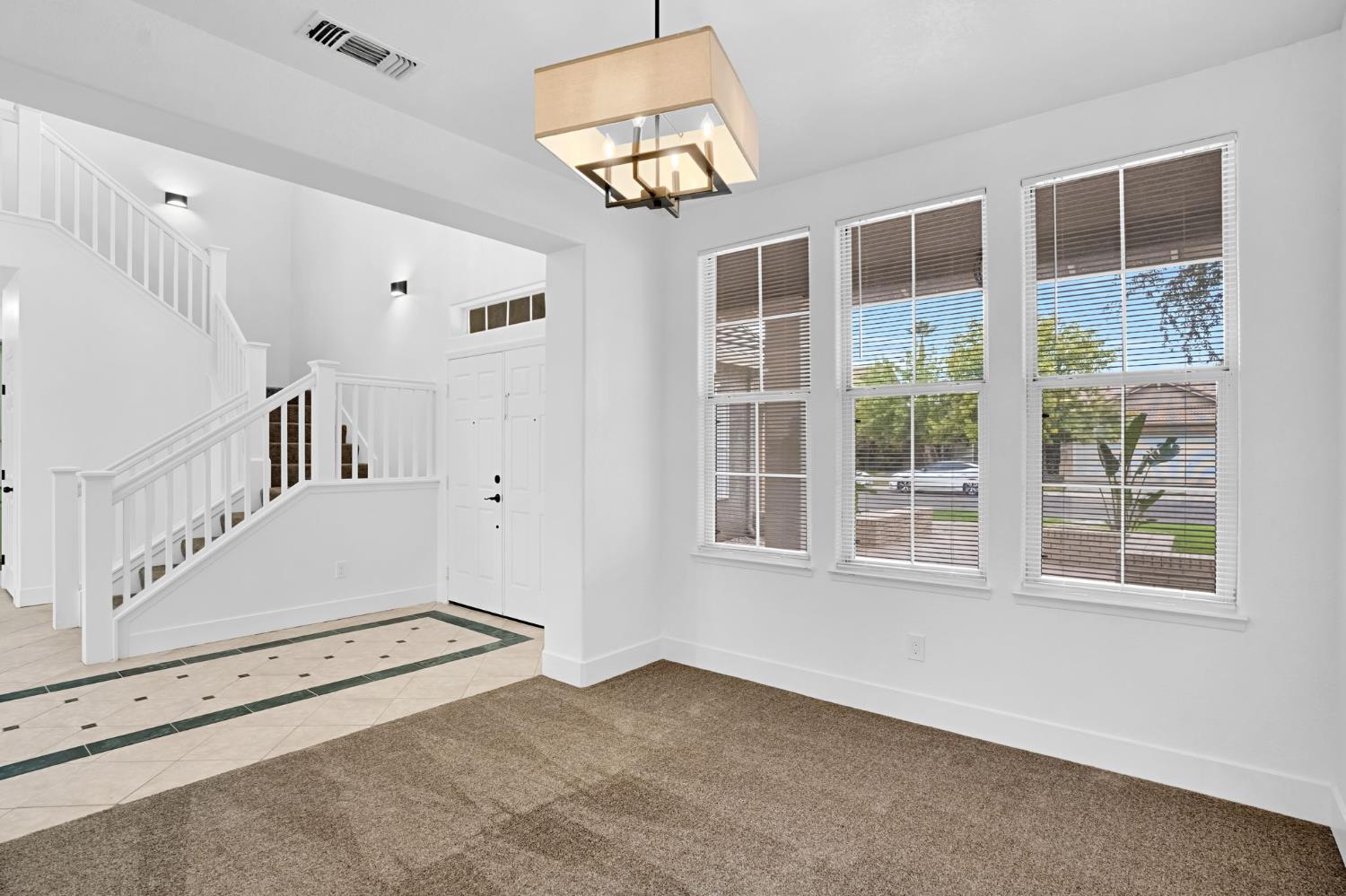 791 W Pebble Dr, Hanford, CA 93230