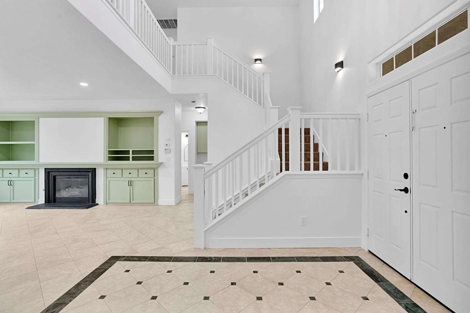 791 W Pebble Dr, Hanford, CA 93230
