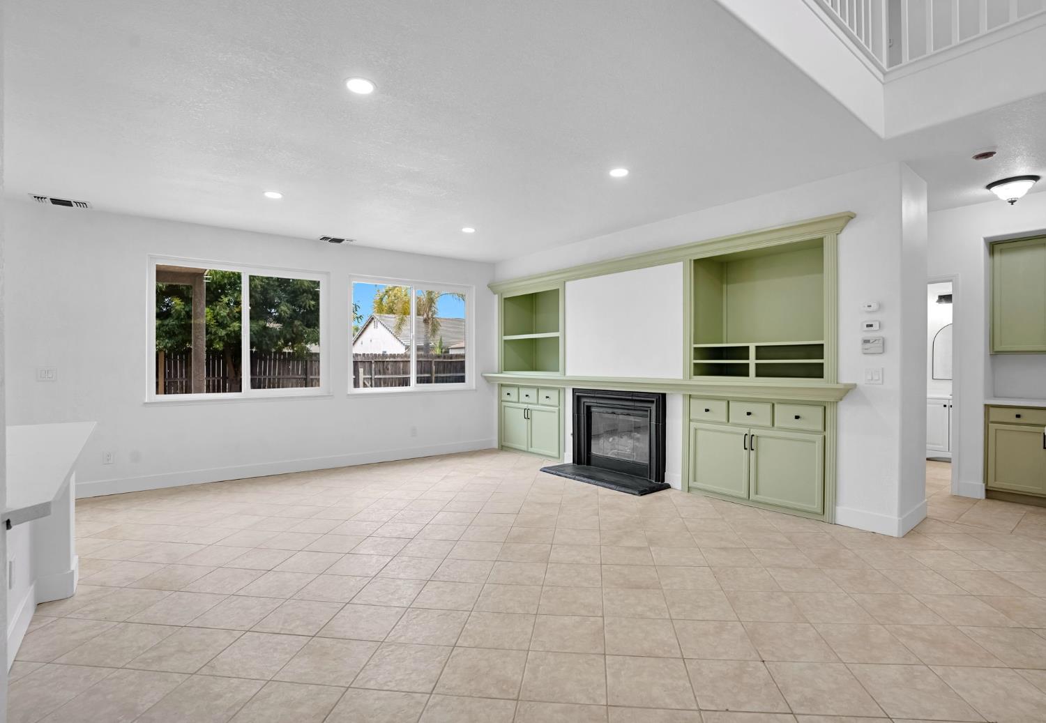 791 W Pebble Dr, Hanford, CA 93230
