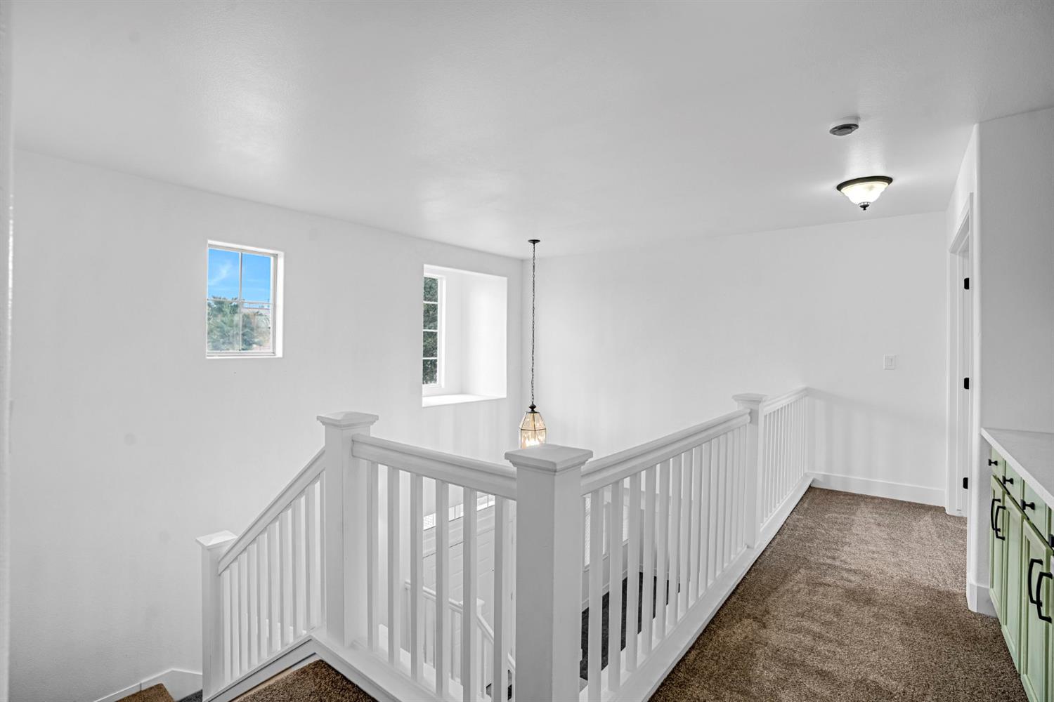 791 W Pebble Dr, Hanford, CA 93230