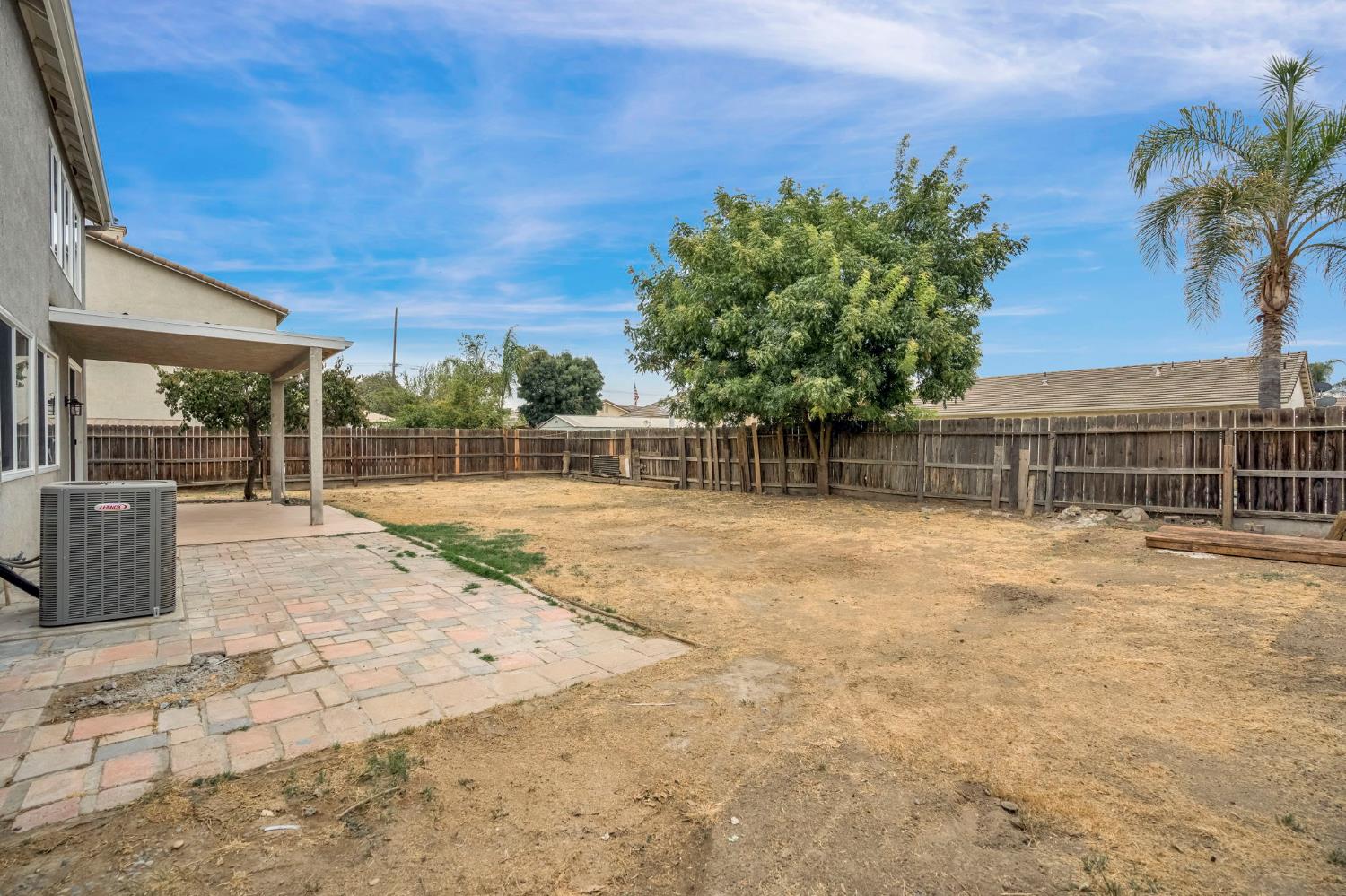 791 W Pebble Dr, Hanford, CA 93230