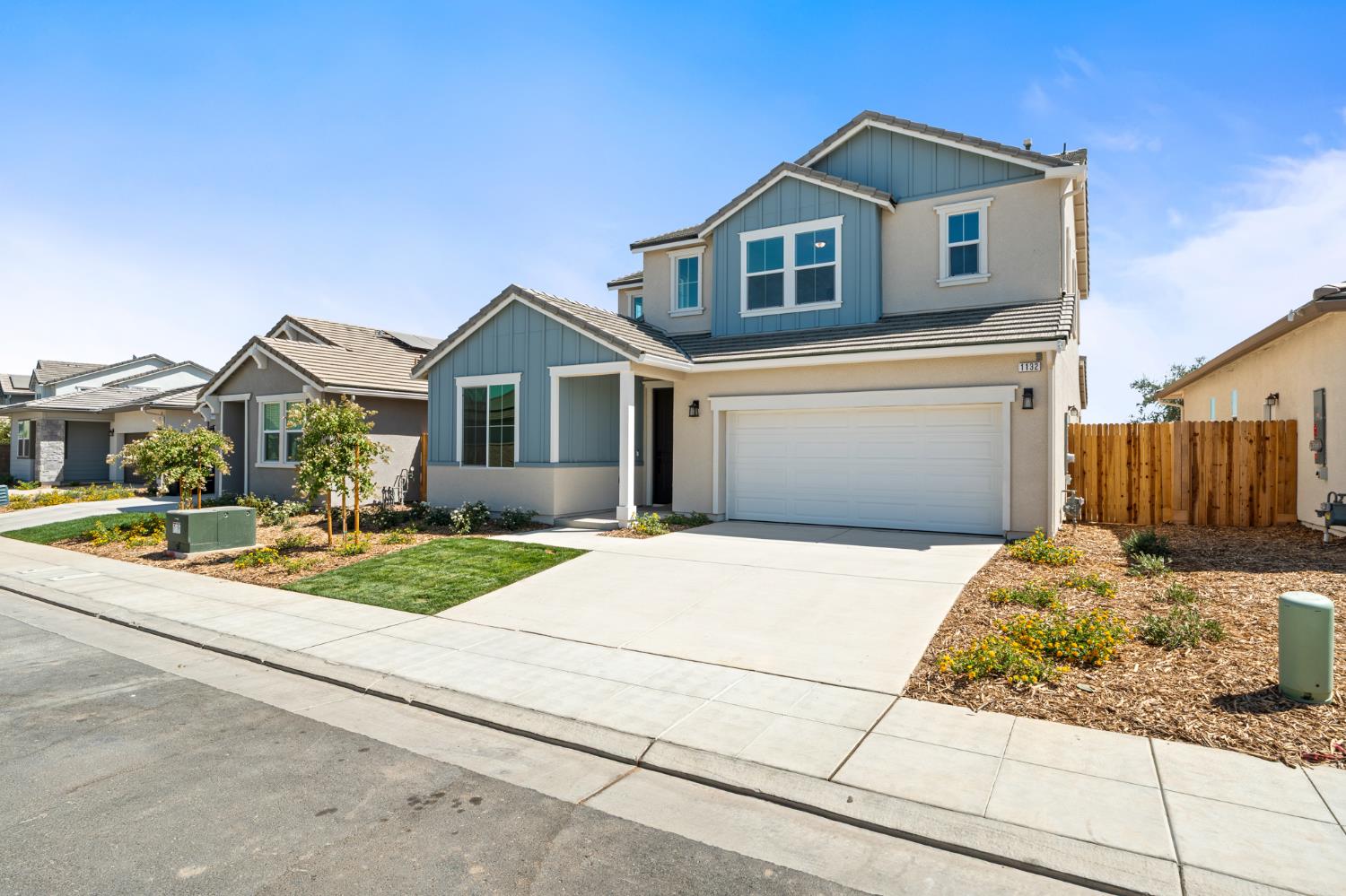 1132 Ponderosa Way W, Madera, CA 93636