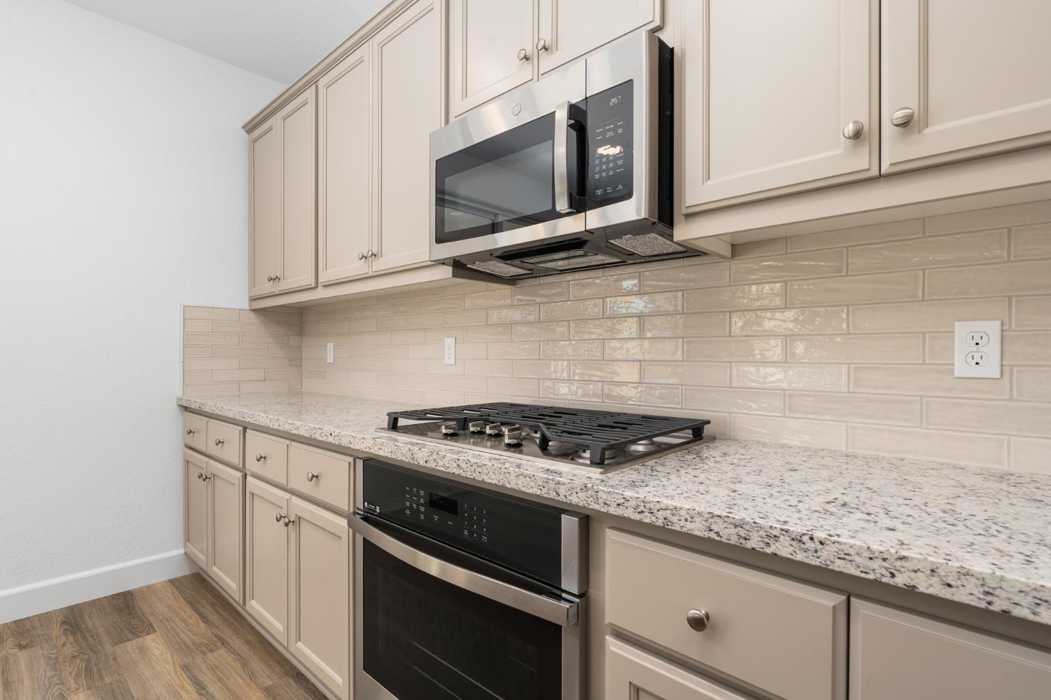 1132 Ponderosa Way W, Madera, CA 93636