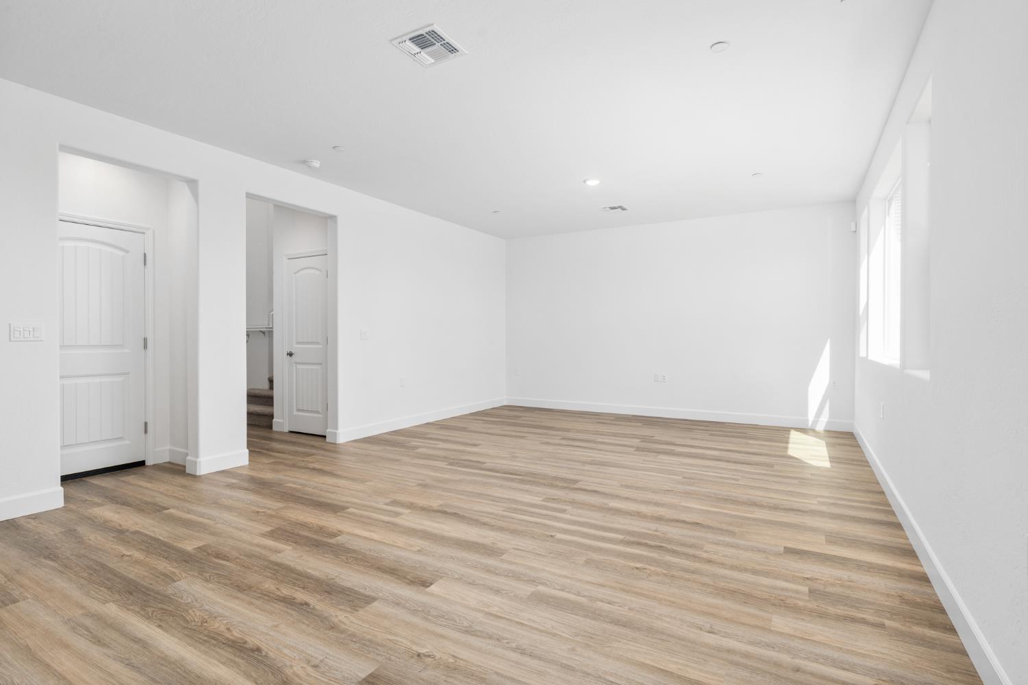 1132 Ponderosa Way W, Madera, CA 93636