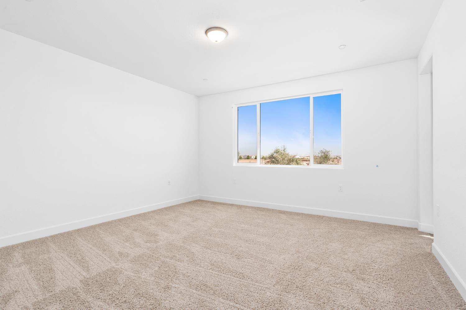 1132 Ponderosa Way W, Madera, CA 93636