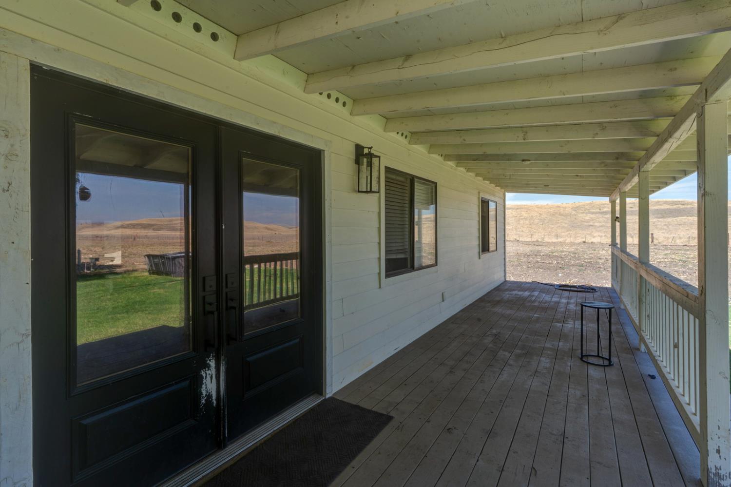561 Rushing Rd, Waterford, CA 95386