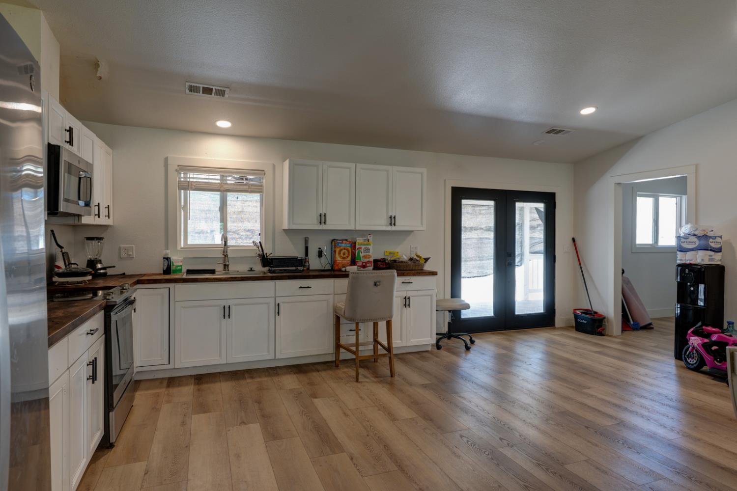 561 Rushing Rd, Waterford, CA 95386