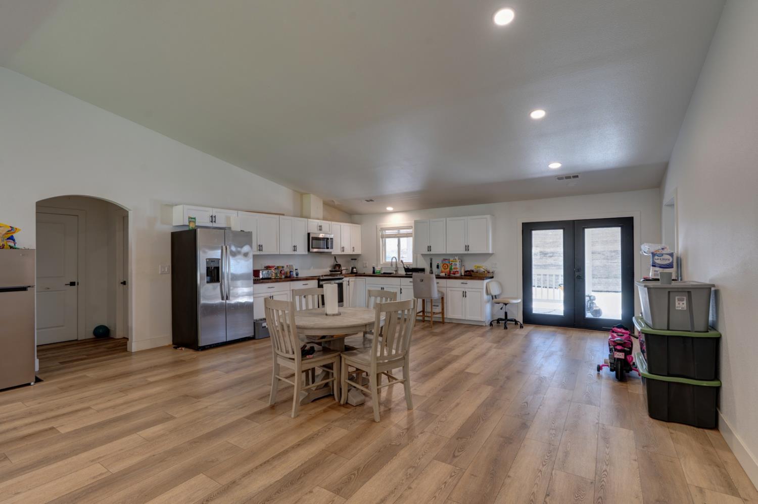 561 Rushing Rd, Waterford, CA 95386