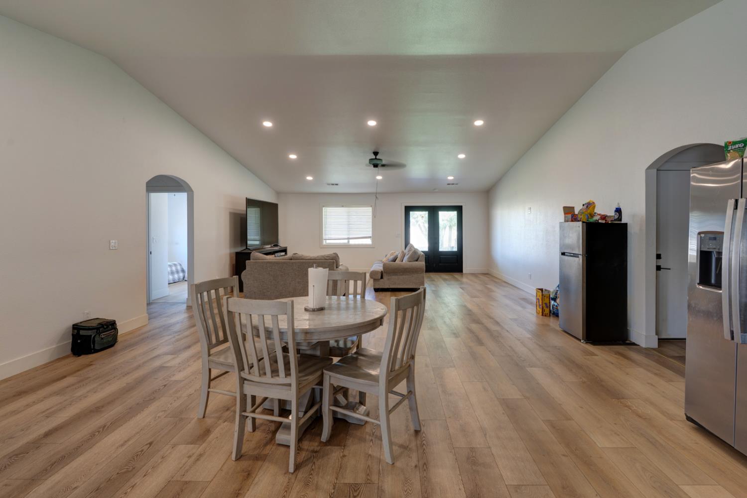 561 Rushing Rd, Waterford, CA 95386