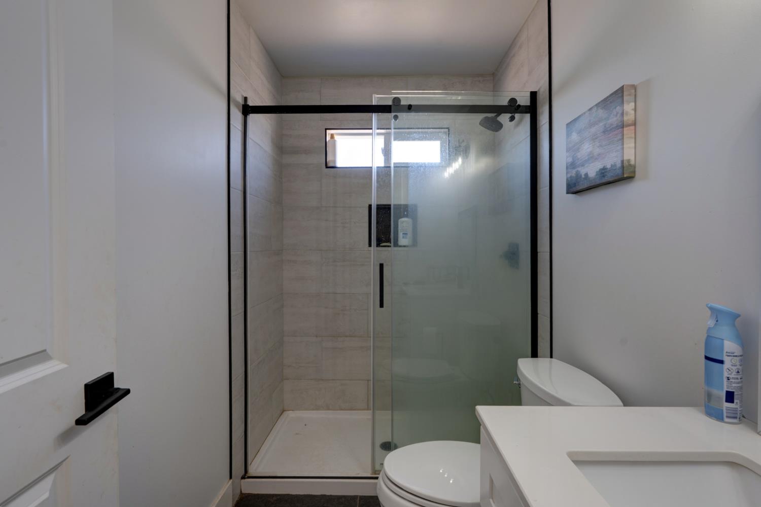 561 Rushing Rd, Waterford, CA 95386