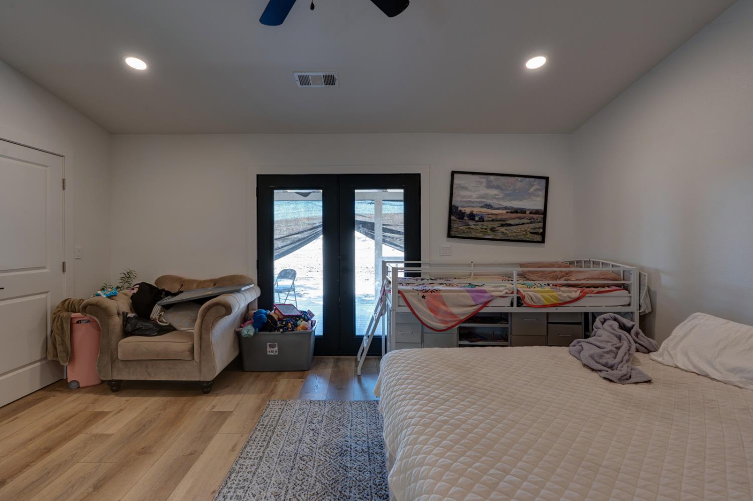 561 Rushing Rd, Waterford, CA 95386