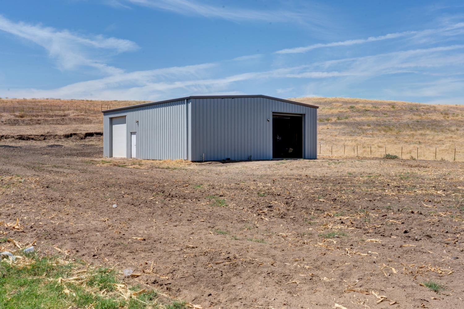 561 Rushing Rd, Waterford, CA 95386