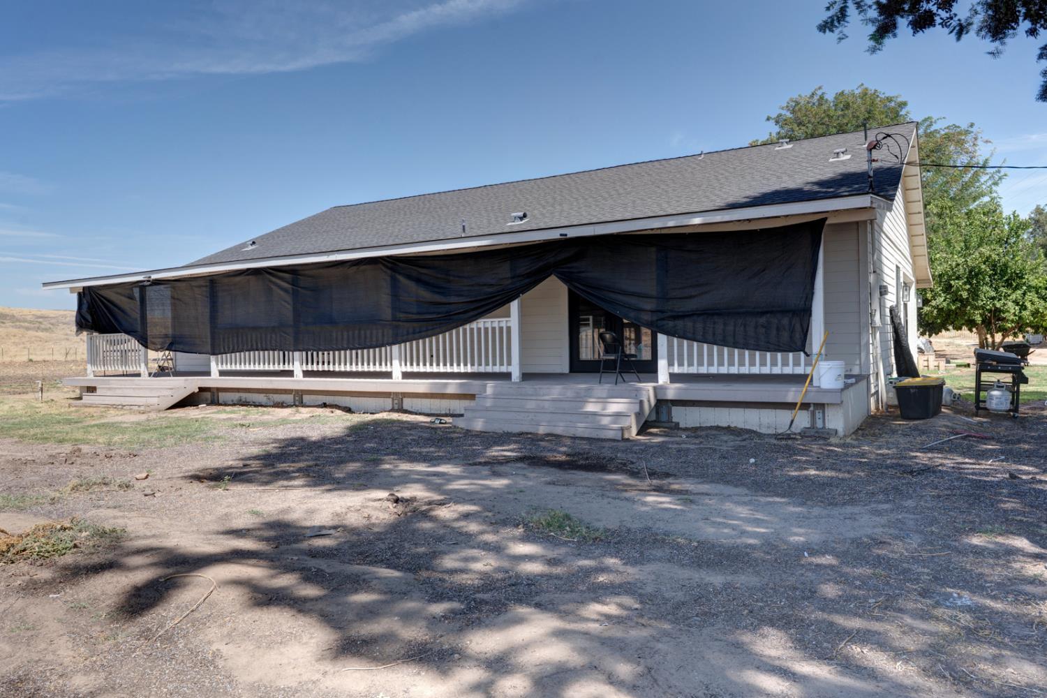 561 Rushing Rd, Waterford, CA 95386
