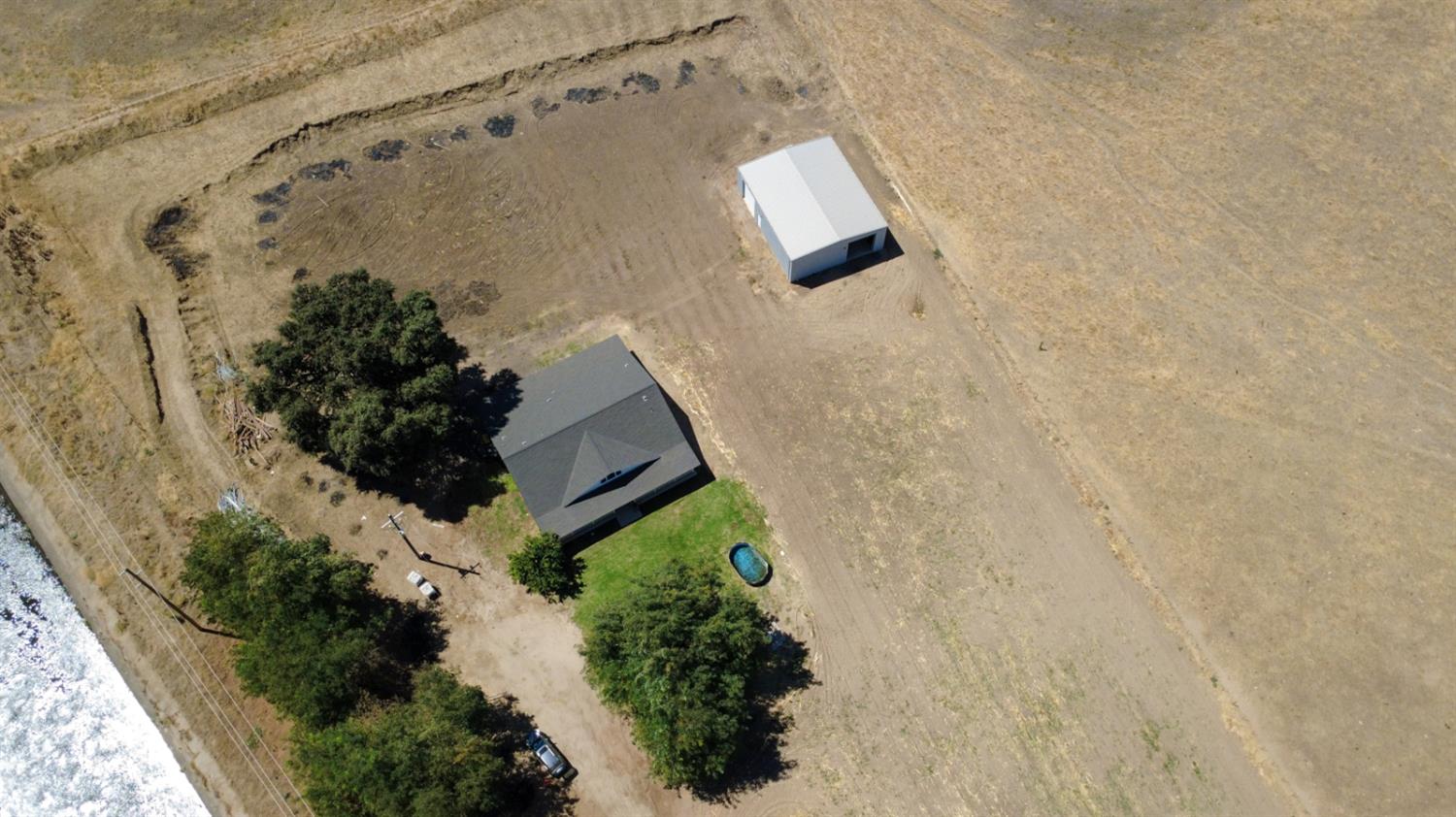561 Rushing Rd, Waterford, CA 95386
